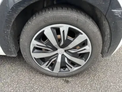 Photo 12 Peugeot 208  Electrique 50 kWh 136ch