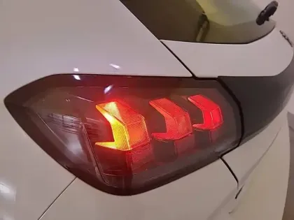 Photo 16 Peugeot 208  Electrique 50 kWh 136ch