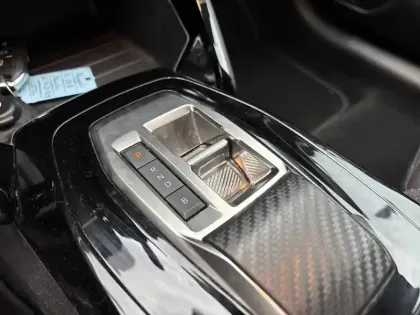 Photo 13 Peugeot 208  Electrique 50 kWh 136ch