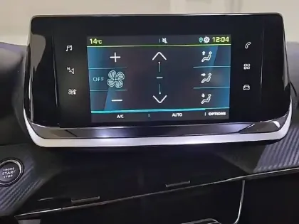 Photo 19 Peugeot 208  Electrique 50 kWh 136ch