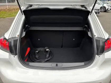 Photo 5 Peugeot 208  Electrique 50 kWh 136ch