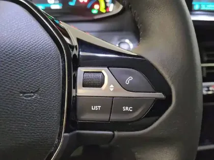 Photo 28 Peugeot 208  Electrique 50 kWh 136ch