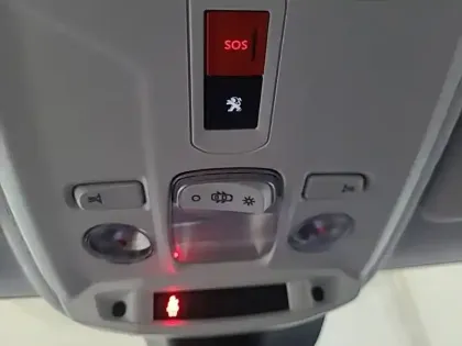 Photo 25 Peugeot 208  Electrique 50 kWh 136ch