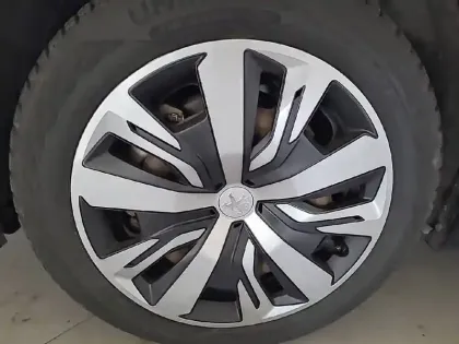 Photo 12 Peugeot 208  Electrique 50 kWh 136ch