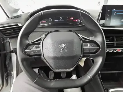 Photo 34 Peugeot 208  PureTech 75 S&S BVM5