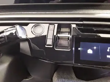 Photo 13 Peugeot 3008  Hybrid 136 e-DCS6