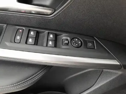 Photo 25 Peugeot 3008  Hybrid 136 e-DCS6