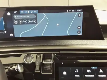 Photo 17 Peugeot 3008  Hybrid 136 e-DCS6