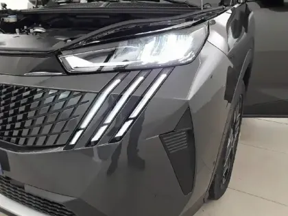 Photo 15 Peugeot 3008  Hybrid 136 e-DCS6