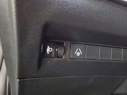 Photo 26 Peugeot 208  Hybrid 110 e-DCS6