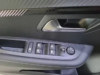 Photo 27 Peugeot 208  Hybrid 110 e-DCS6