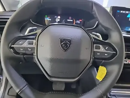 Photo 8 Peugeot 208  Hybrid 110 e-DCS6