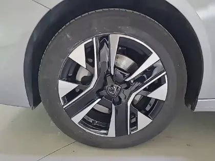 Photo 12 Peugeot 208  Hybrid 110 e-DCS6