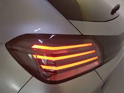 Photo 16 Peugeot 208  Hybrid 110 e-DCS6