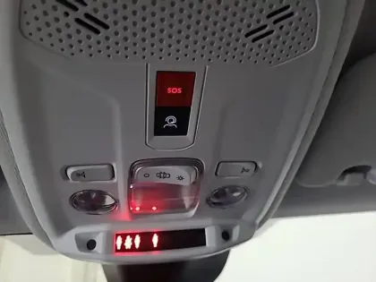 Photo 25 Peugeot 208  Hybrid 110 e-DCS6