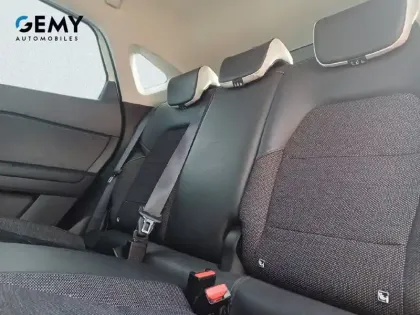 Photo 9 Renault Captur  E-Tech Plug-in 160 - 21