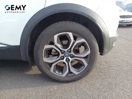 Photo 10 Renault Captur  E-Tech Plug-in 160 - 21