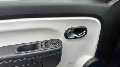 Photo 34 Renault Twingo  III TCe 95