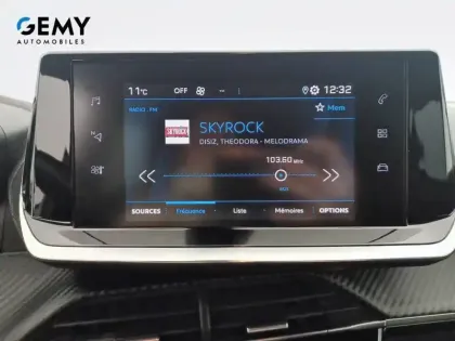 Photo 14 Peugeot 2008  PureTech 100 S&S BVM6