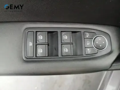 Photo 32 Renault Captur  TCe 90 - 21