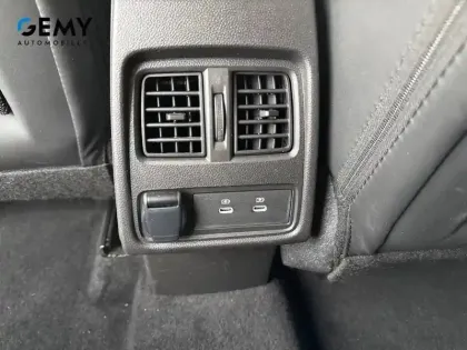 Photo 15 Renault Captur  E-Tech full hybrid 145 ch