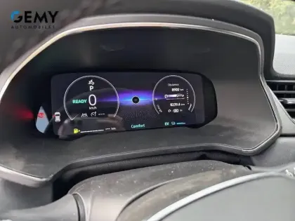 Photo 51 Renault Captur  E-Tech full hybrid 145 ch