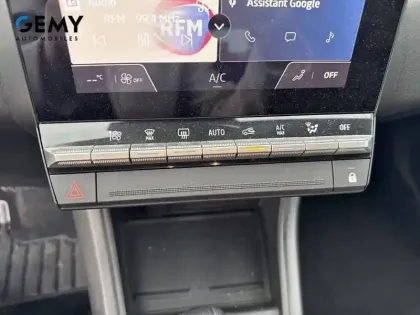 Photo 83 Renault Captur  E-Tech full hybrid 145 ch