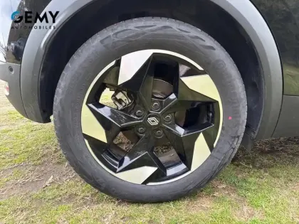 Photo 41 Renault Captur  E-Tech full hybrid 145 ch