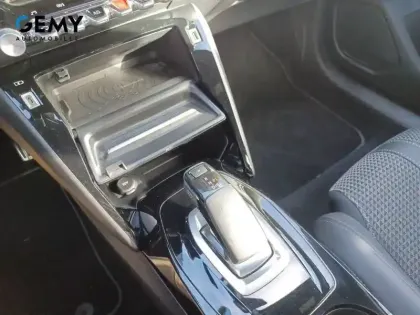 Photo 15 Peugeot 208  Electrique 50 kWh 136ch