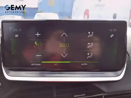 Photo 15 Peugeot 208  PureTech 100 S&S EAT8