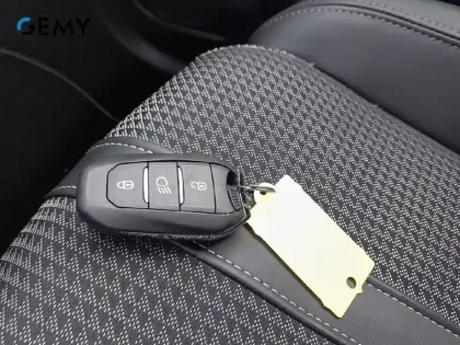 Photo 27 Peugeot 208  PureTech 100 S&S EAT8