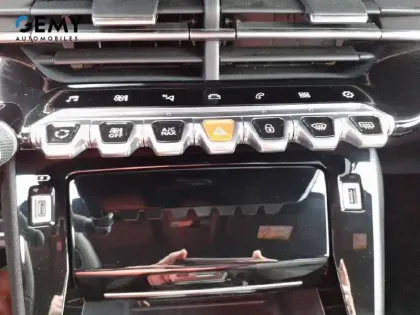 Photo 24 Peugeot 208  PureTech 100 S&S EAT8