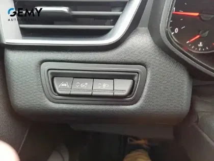 Photo 19 Renault Clio  SOCIETE BLUE DCI 100 - 21N