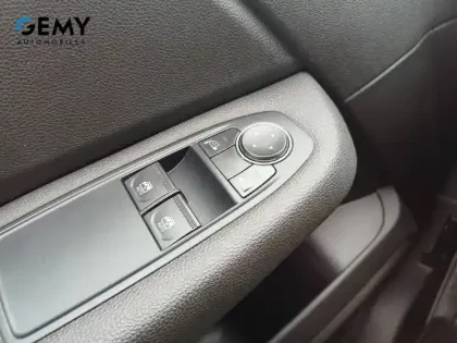 Photo 20 Renault Clio  SOCIETE BLUE DCI 100 - 21N