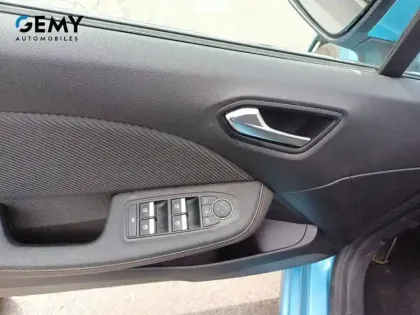 Photo 11 Renault Clio  E-Tech 140