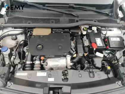 Photo 16 Peugeot 2008  PureTech 100 S&S BVM6