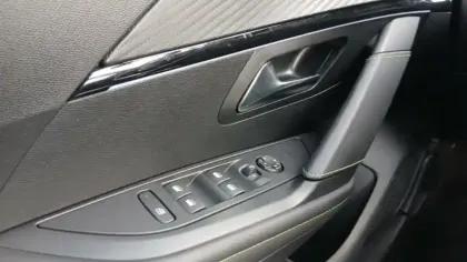 Photo 22 Peugeot 208  Hybrid 100 e-DCS6