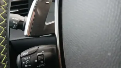 Photo 23 Peugeot 208  Hybrid 100 e-DCS6