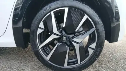 Photo 12 Peugeot 208  Hybrid 100 e-DCS6