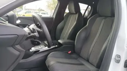 Photo 9 Peugeot 208  Hybrid 100 e-DCS6