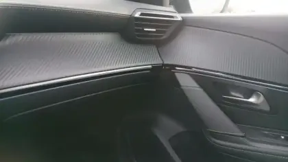 Photo 29 Peugeot 208  Hybrid 100 e-DCS6