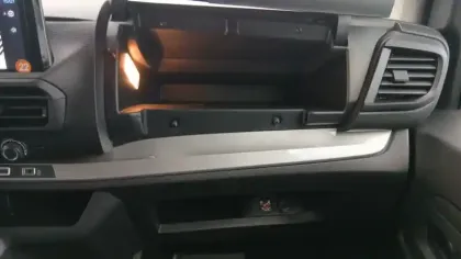 Photo 24 Peugeot Expert  FGN M BLUEHDI 180 S&S EAT8