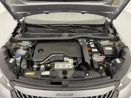 Photo 70 Peugeot 2008  Hybrid 136 e-DCS6