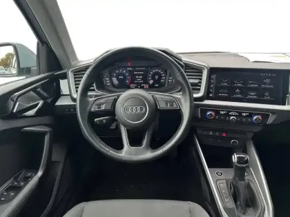 Photo 11 Audi A1  Sportback 30 TFSI 110 ch S tronic 7