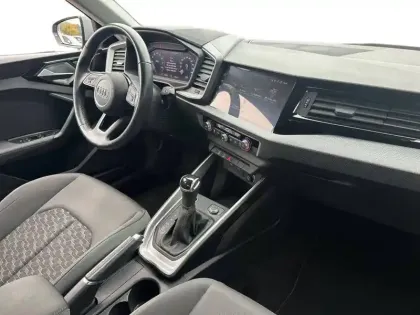 Photo 8 Audi A1  Sportback 30 TFSI 110 ch S tronic 7