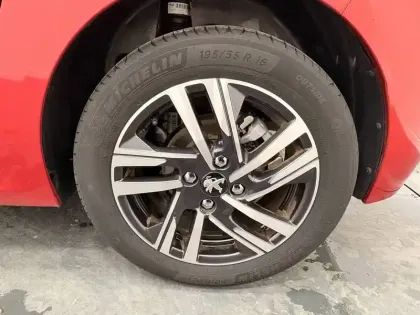 Photo 11 Peugeot 208  PureTech 100 S&S EAT8