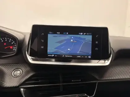 Photo 22 Peugeot 208  PureTech 100 S&S EAT8