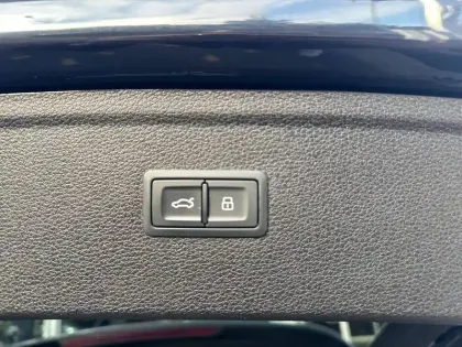 Photo 30 Audi Q5  50 TFSI e 299 S tronic 7 Quattro