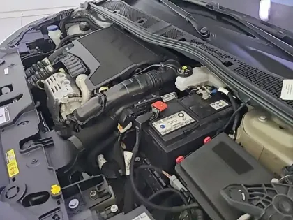 Photo 14 Peugeot 208  PureTech 100 S&S BVM6