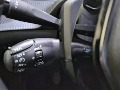 Photo 26 Peugeot 208  PureTech 100 S&S BVM6